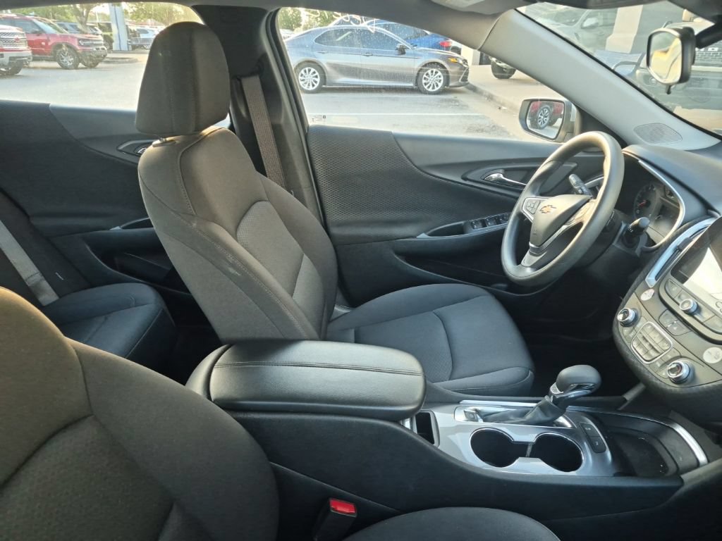 Used 2025 Chevrolet Malibu LT FWD image 24