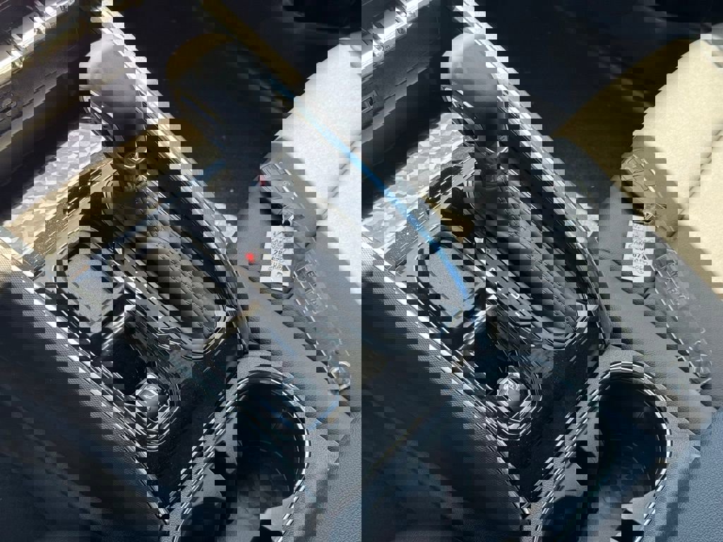 New 2025 GMC Canyon Elevation w/ Convenience Package image 31