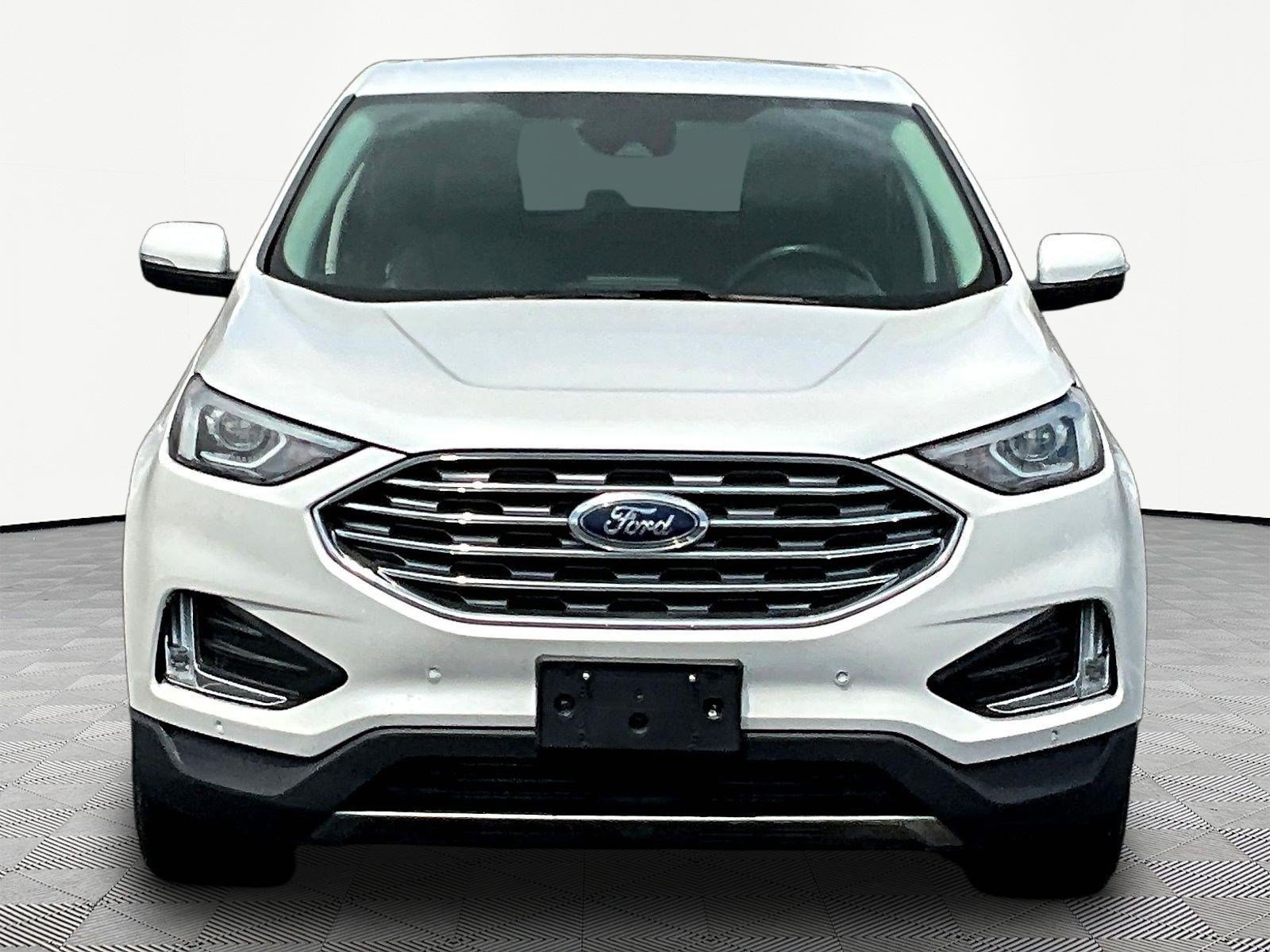 Used 2021 Ford Edge Titanium AWD/4WD image 2