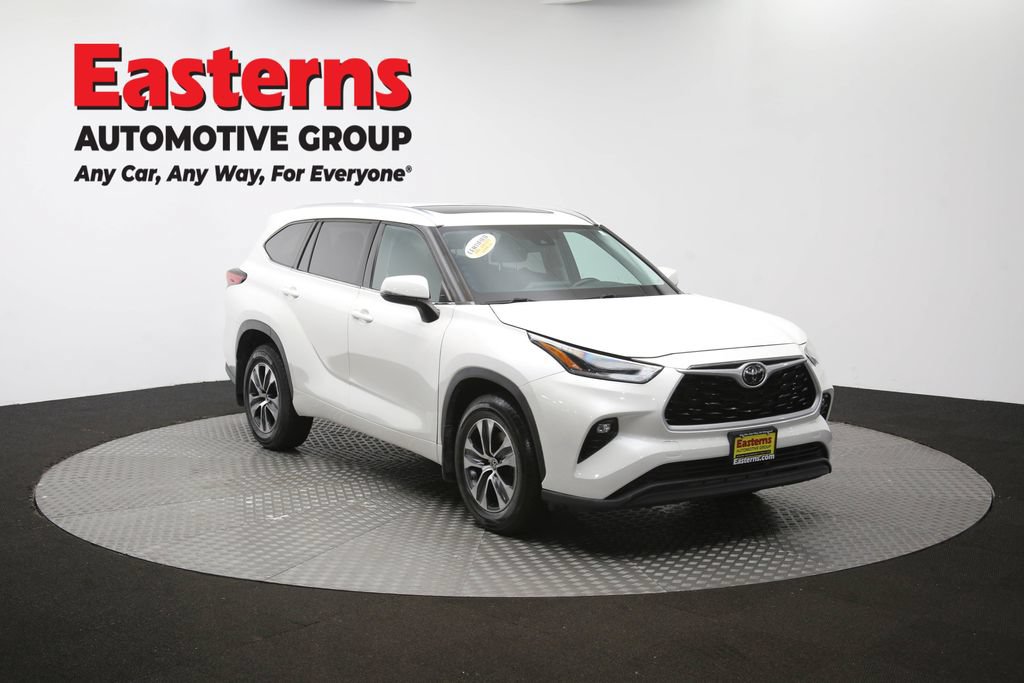 Used 2021 Toyota Highlander XLE AWD/4WD image 51