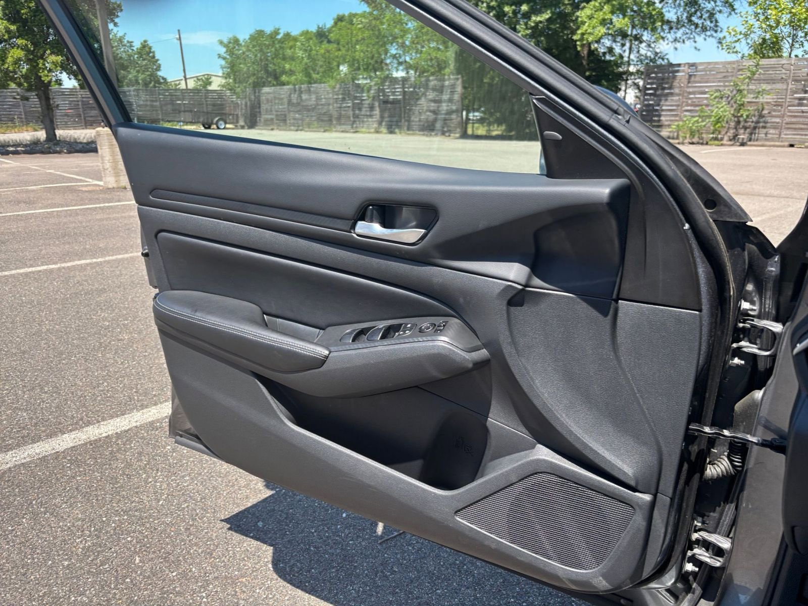 Used 2025 Nissan Altima 2.5 SV FWD image 18
