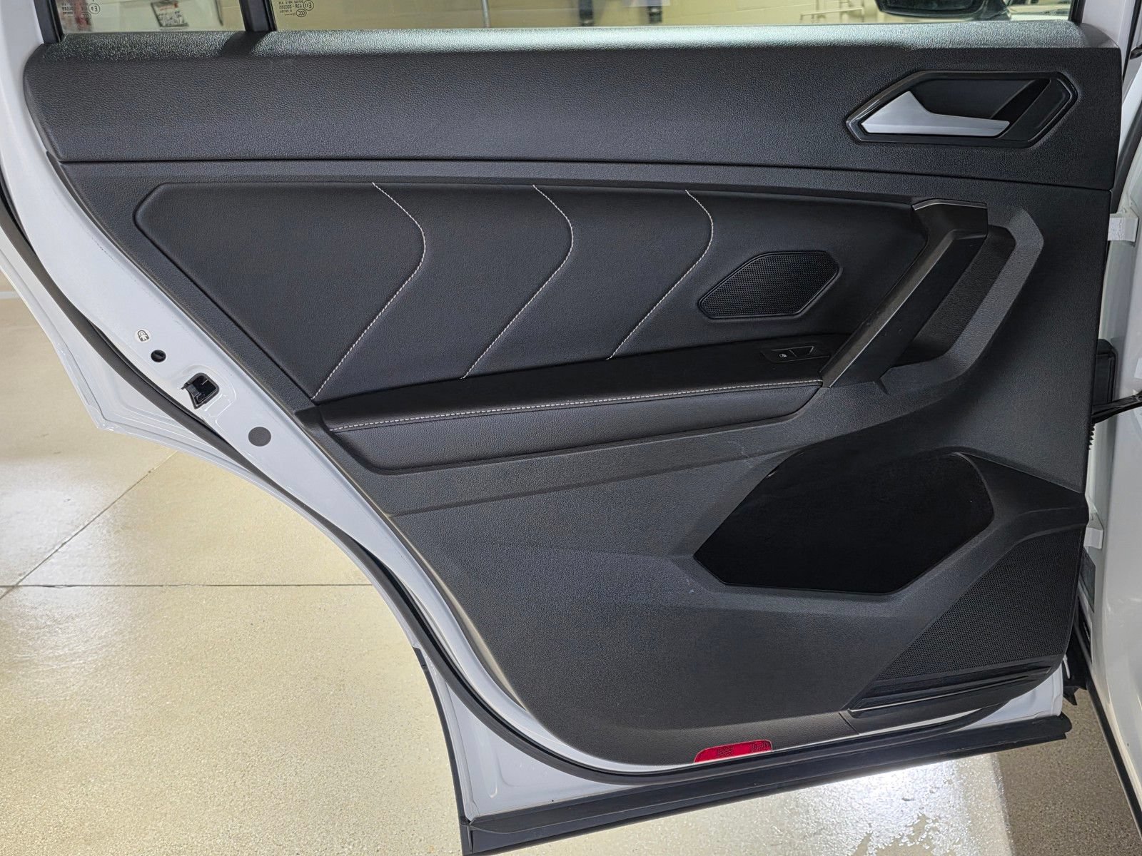 Used 2022 Volkswagen Tiguan SE FWD image 13