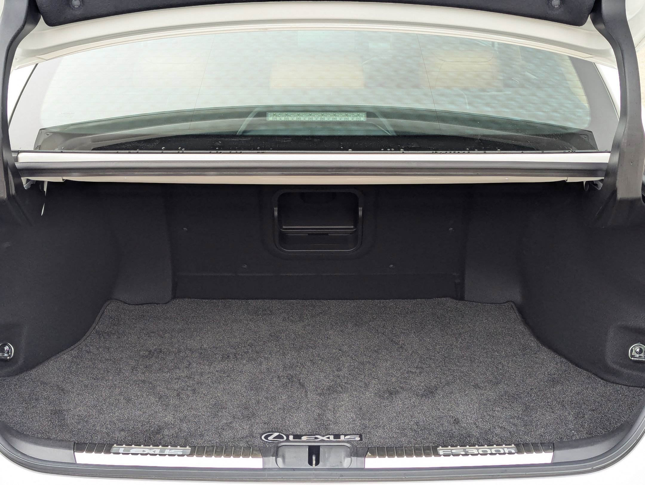 Used 2022 Lexus ES 300h Ultra Luxury image 24