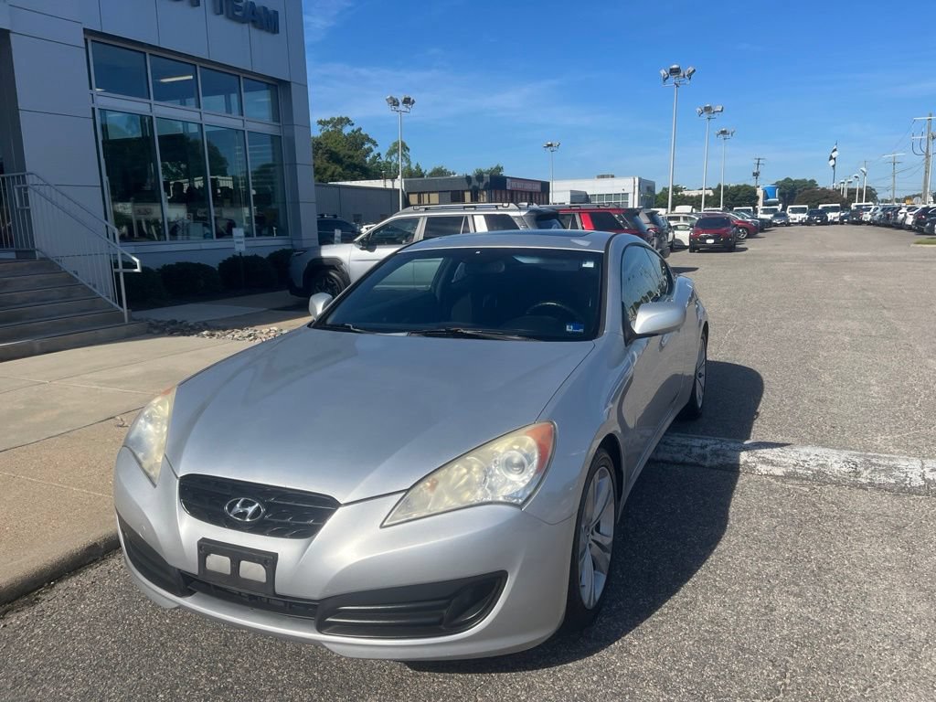 Used 2010 Hyundai Genesis 2.0T w/ Navigation Pkg 2 RWD image 7