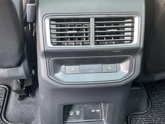 New 2026 Volkswagen Atlas Cross Sport SEL R-Line image 25