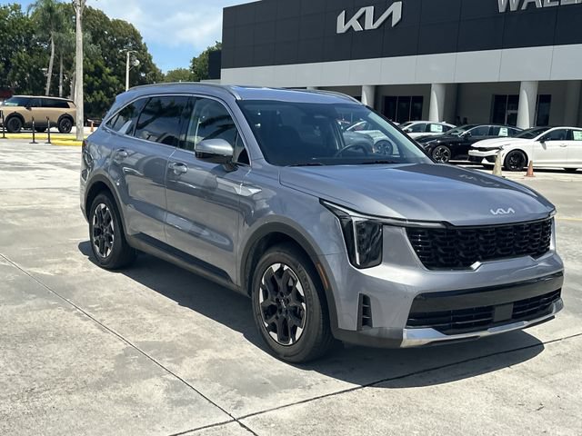 Certified 2025 Kia Sorento S FWD image 4