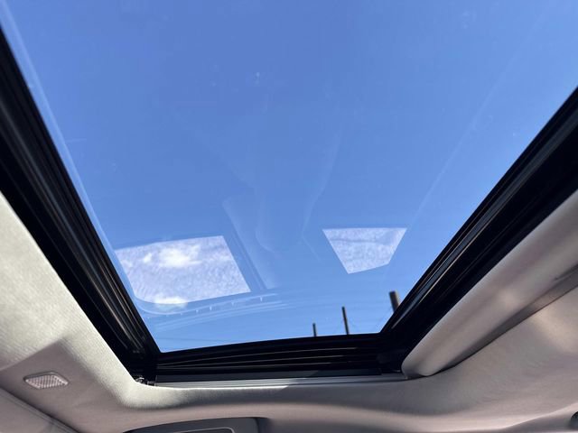 Used 2023 Toyota Highlander XLE image 25