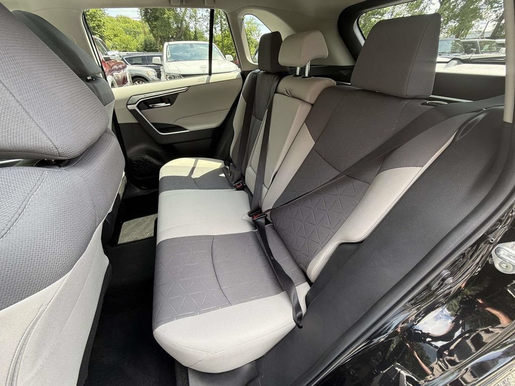 Used 2022 Toyota RAV4 XLE w/ Convenience Package AWD/4WD image 13