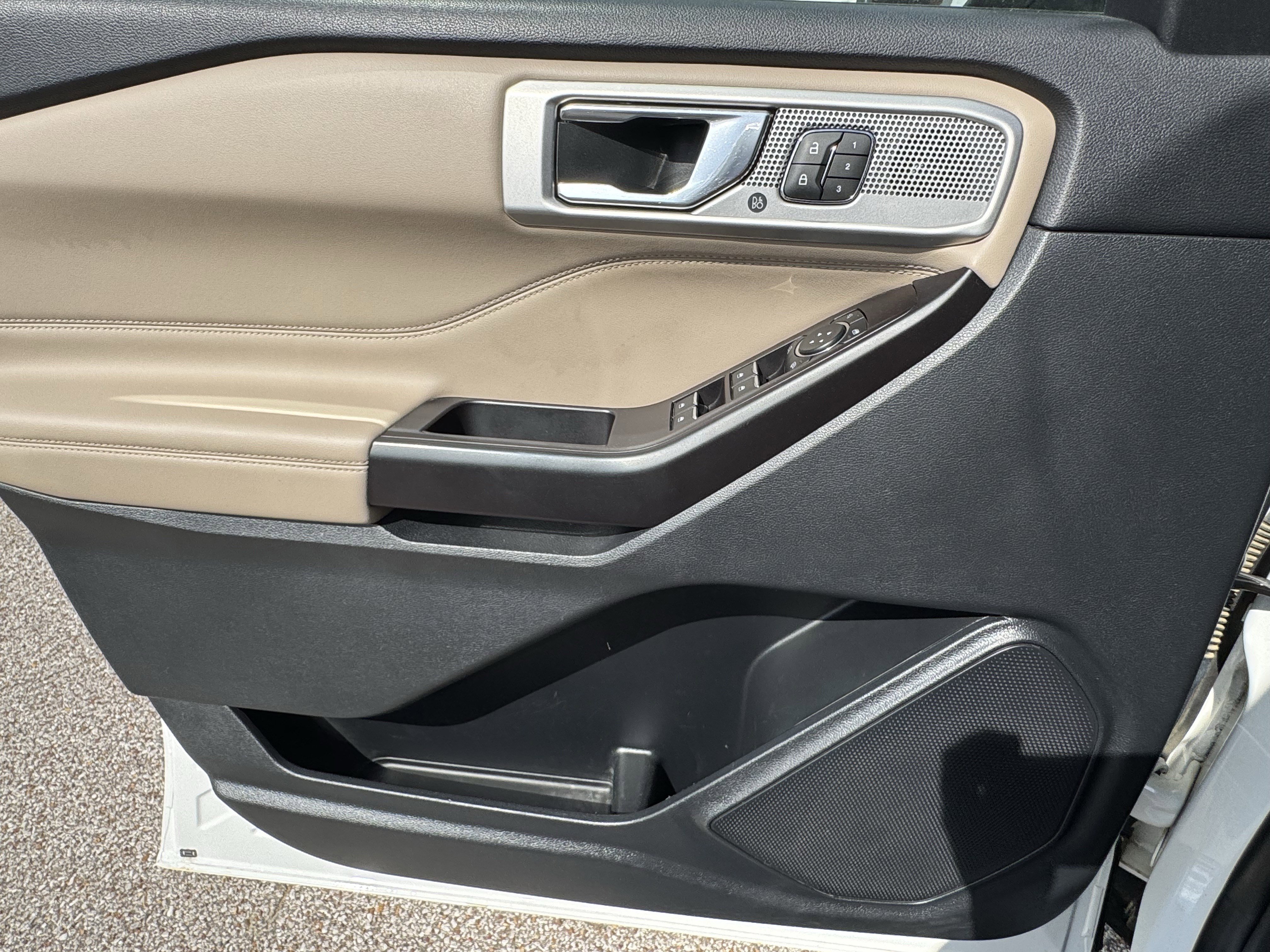 Used 2020 Ford Explorer Limited w/ Class III Trailer Tow Package image 14