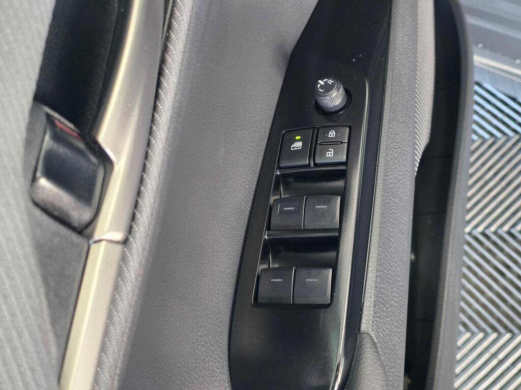 Used 2025 Toyota Camry SE image 20