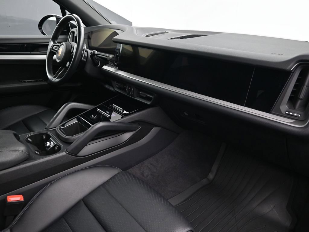 Certified 2024 Porsche Cayenne image 13
