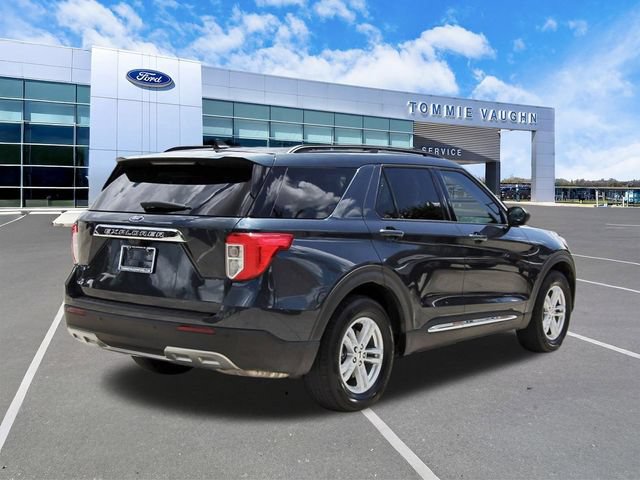 Used 2024 Ford Explorer XLT w/ Equipment Group 202A RWD image 4