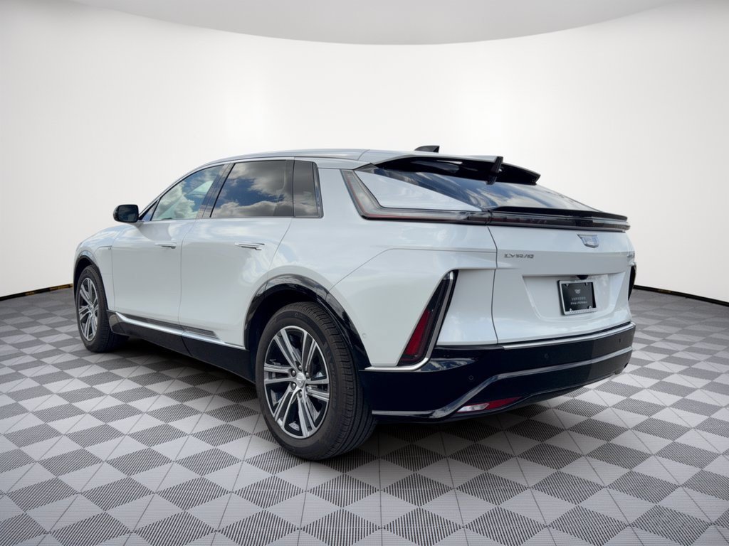 Used 2024 Cadillac Lyriq Luxury RWD image 3