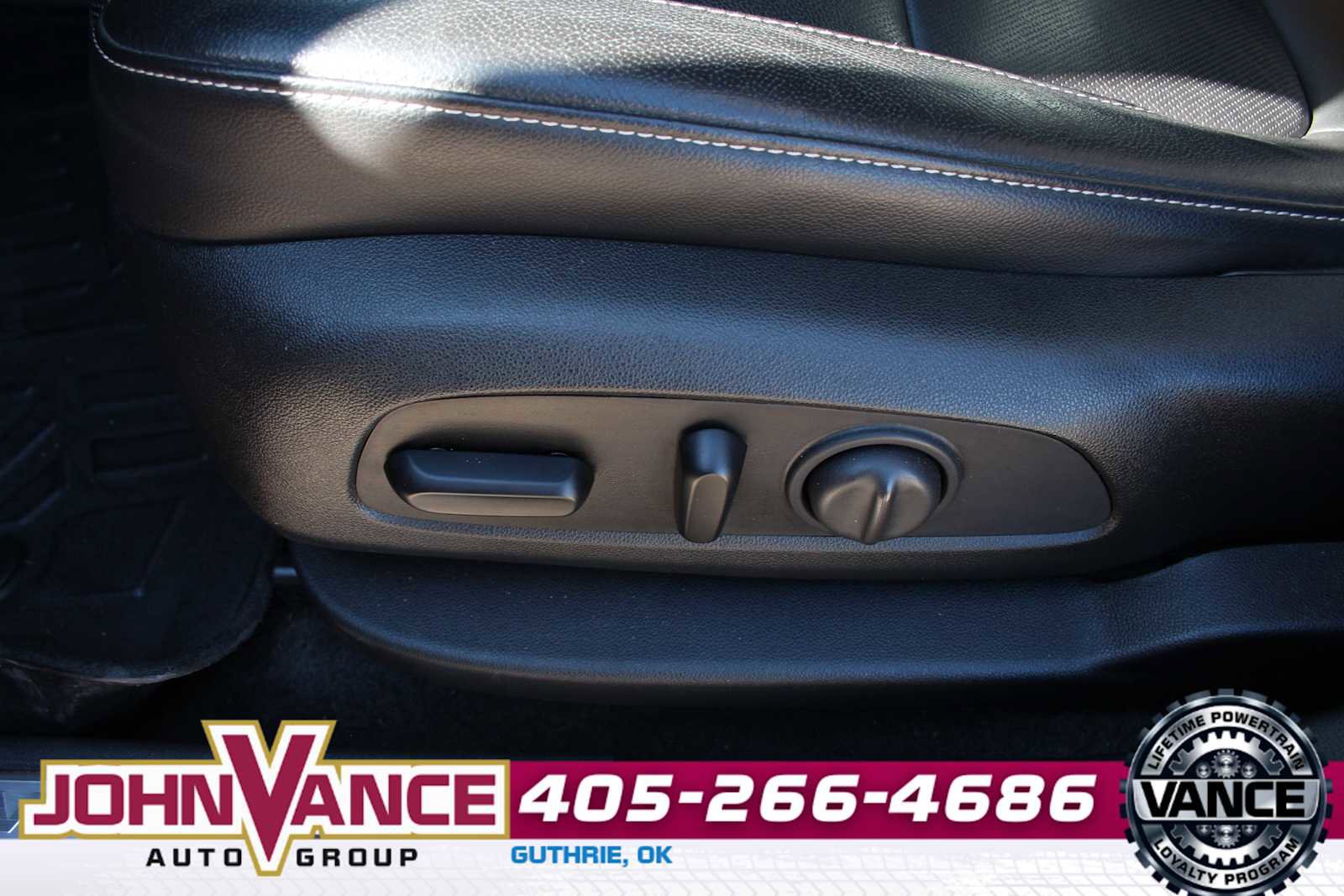 Used 2020 GMC Acadia SLT w/ Driver Alert Package II image 27