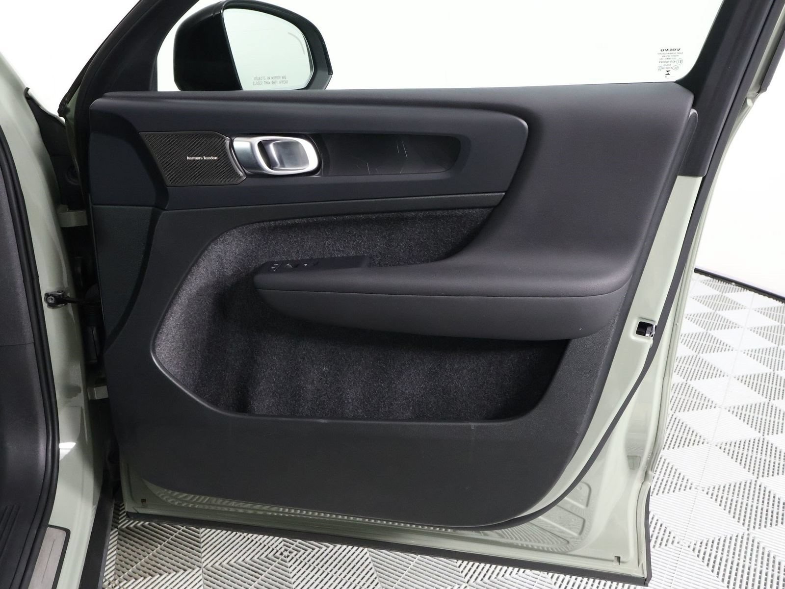 Used 2023 Volvo C40 P8 Recharge Ultimate AWD/4WD image 21