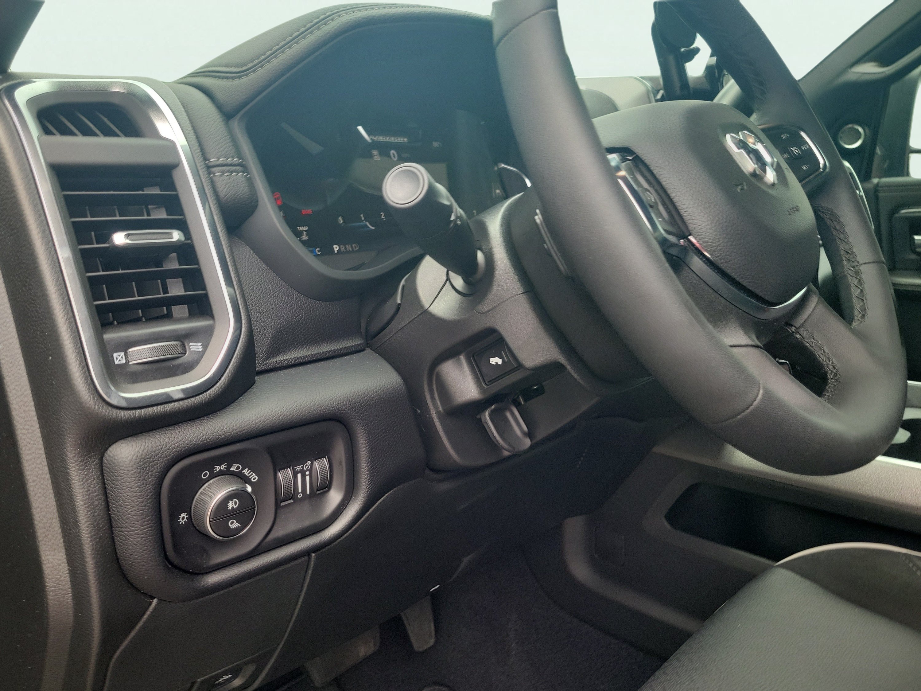 New 2026 RAM 2500 Laramie AWD/4WD image 26