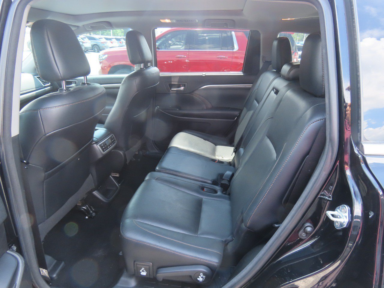 Used 2018 Toyota Highlander Limited Platinum AWD/4WD image 19