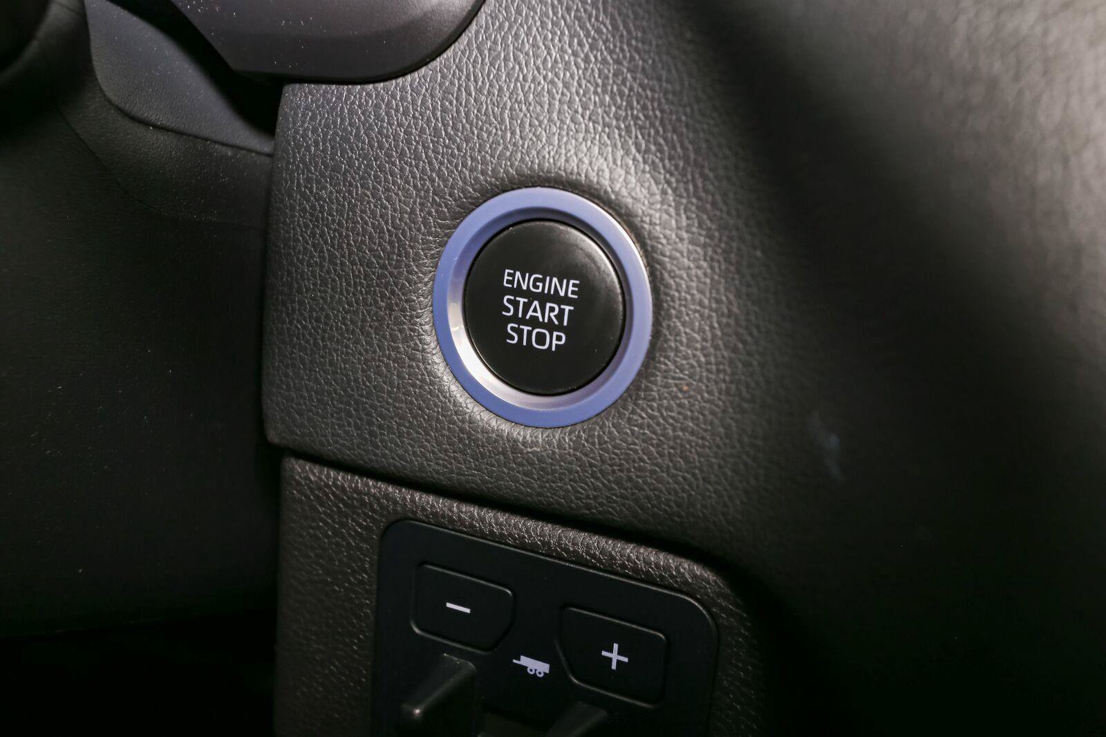 Used 2024 Toyota Tundra Limited AWD/4WD image 29