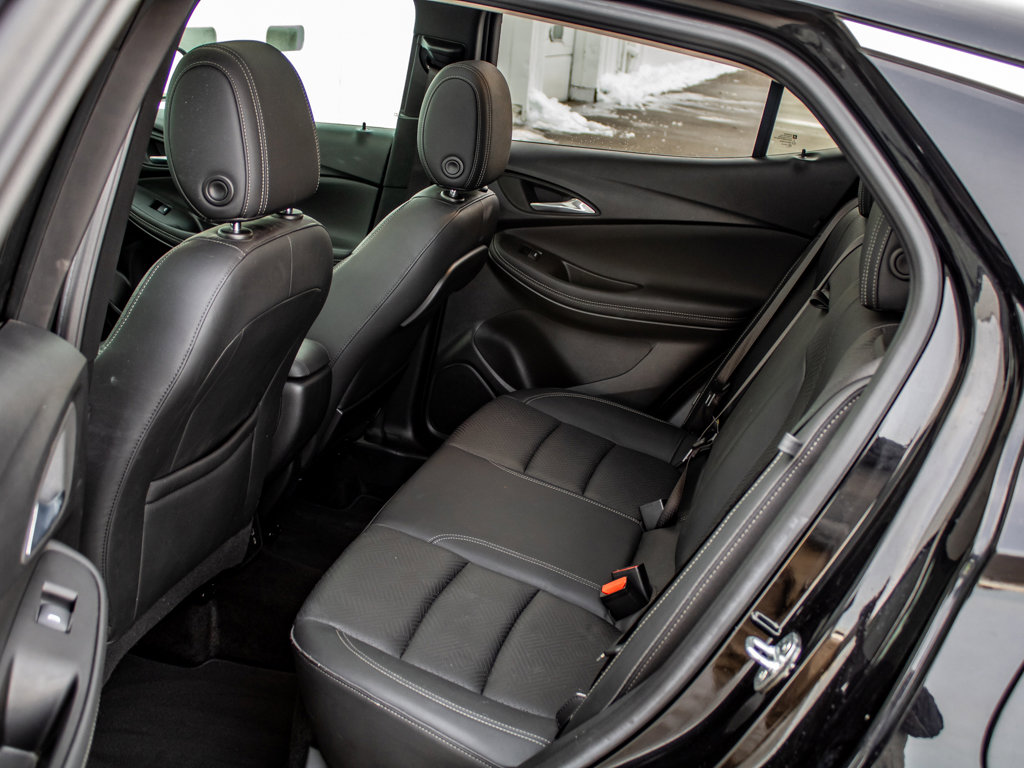 Used 2022 Buick Encore GX Essence w/ Experience Buick Package image 21