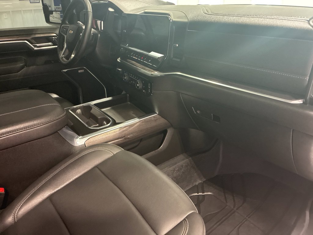 Used 2025 Chevrolet Silverado 2500 LTZ w/ LTZ Premium Package AWD/4WD image 48