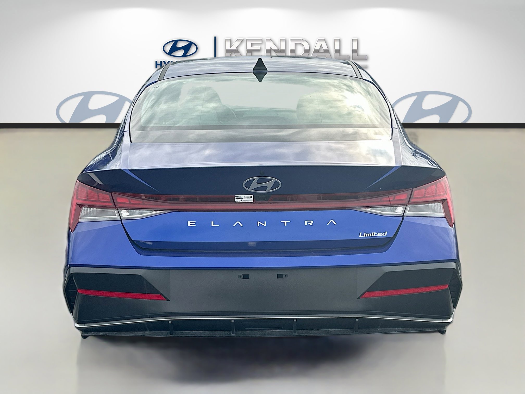 New 2025 Hyundai Elantra Limited w/ Cargo Package image 5
