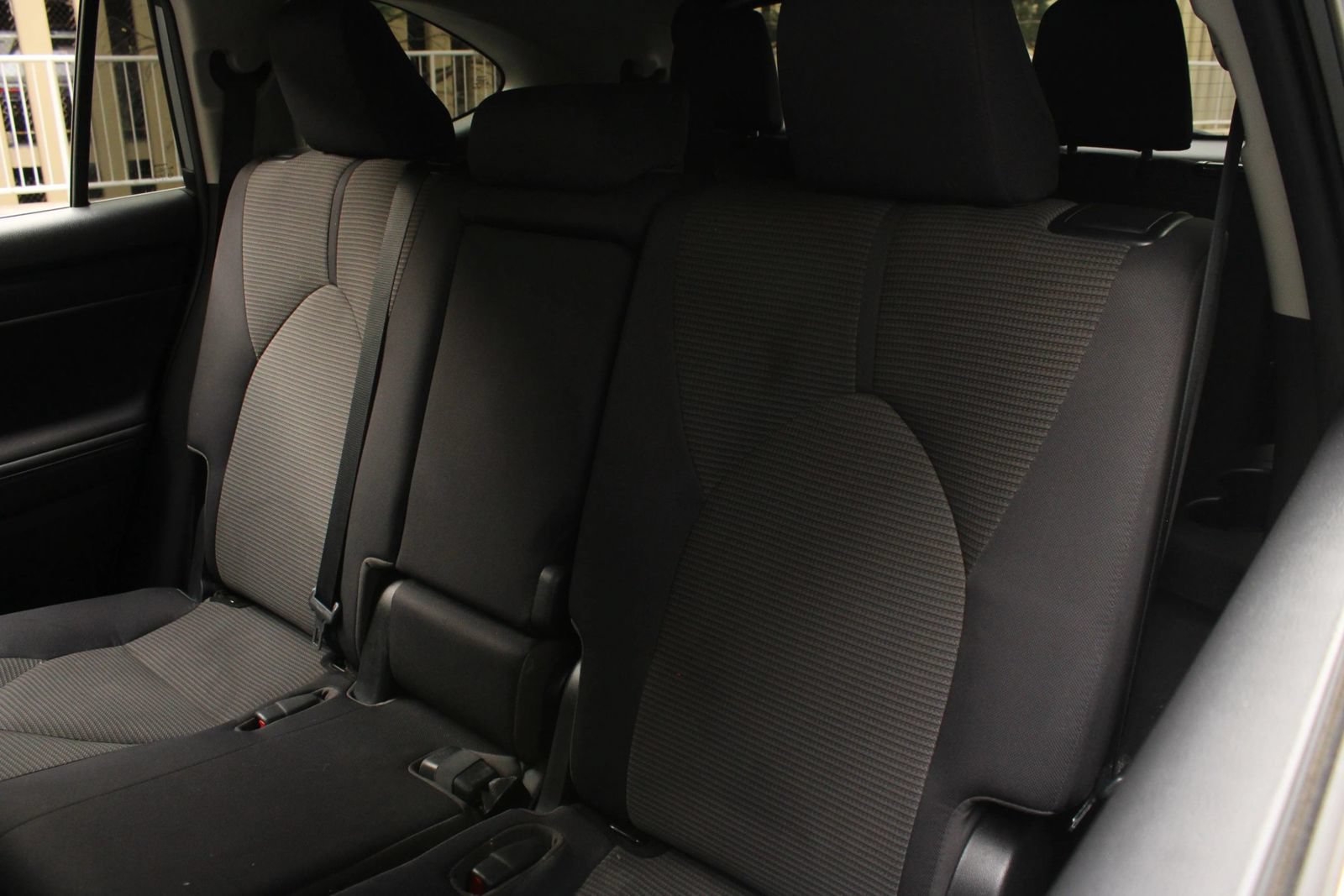 Used 2022 Toyota Highlander L AWD/4WD image 18