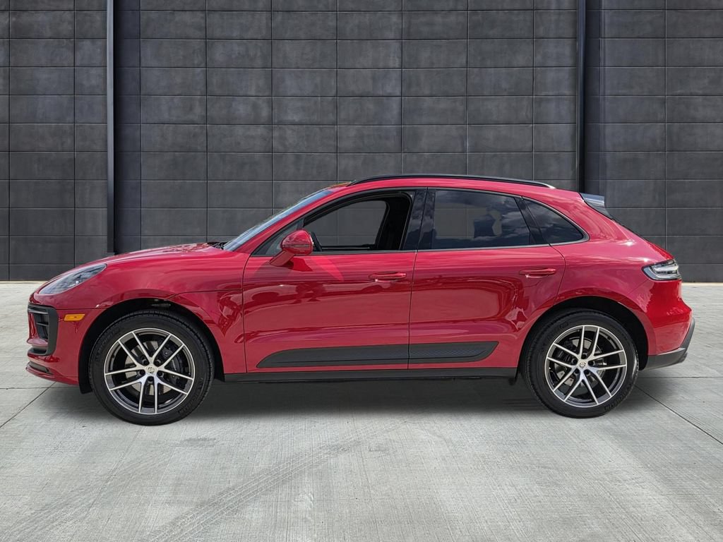 Used 2026 Porsche Macan AWD/4WD image 2