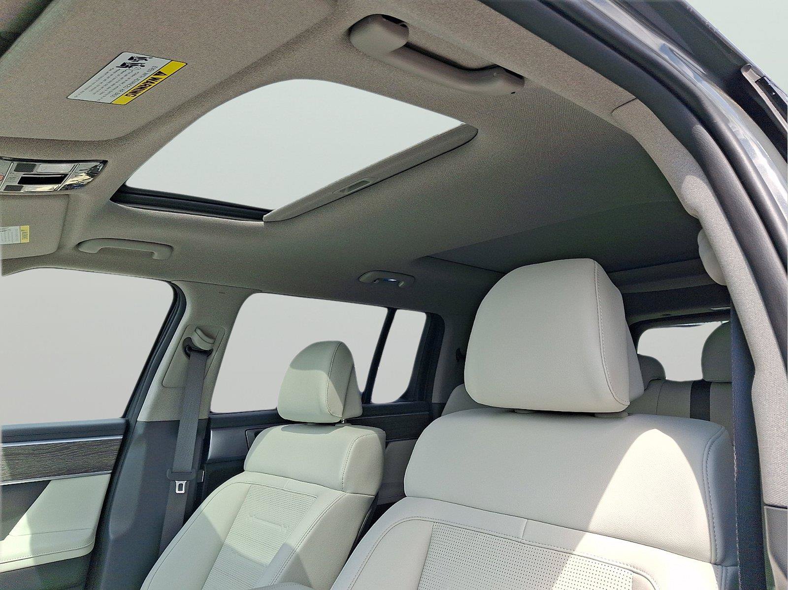 Certified 2026 Hyundai Santa Fe Limited AWD/4WD image 12