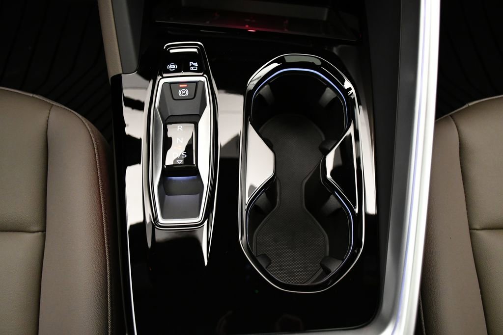 Used 2025 Audi Q5 Premium w/ Convenience Package image 29