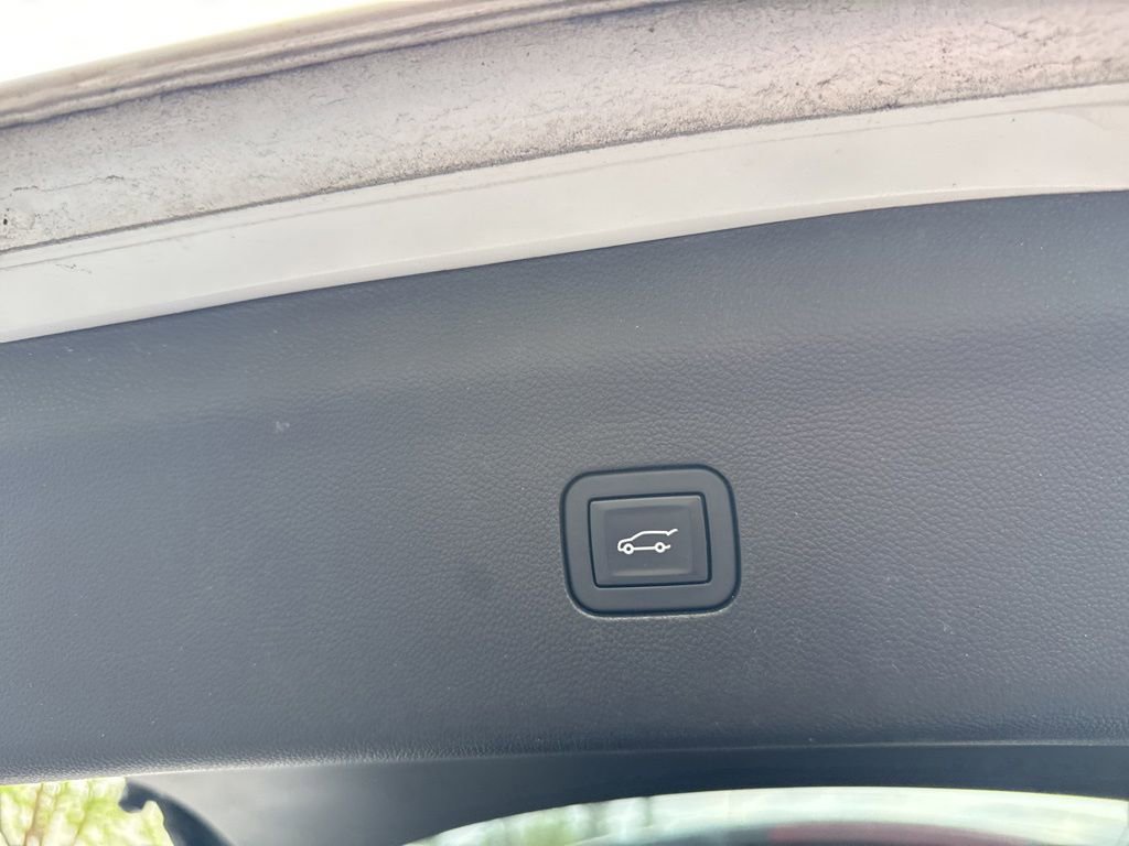 Used 2018 Buick Enclave Premium AWD/4WD image 40