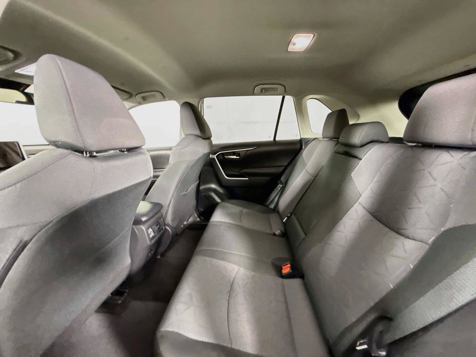 Certified 2025 Toyota RAV4 XLE FWD image 30