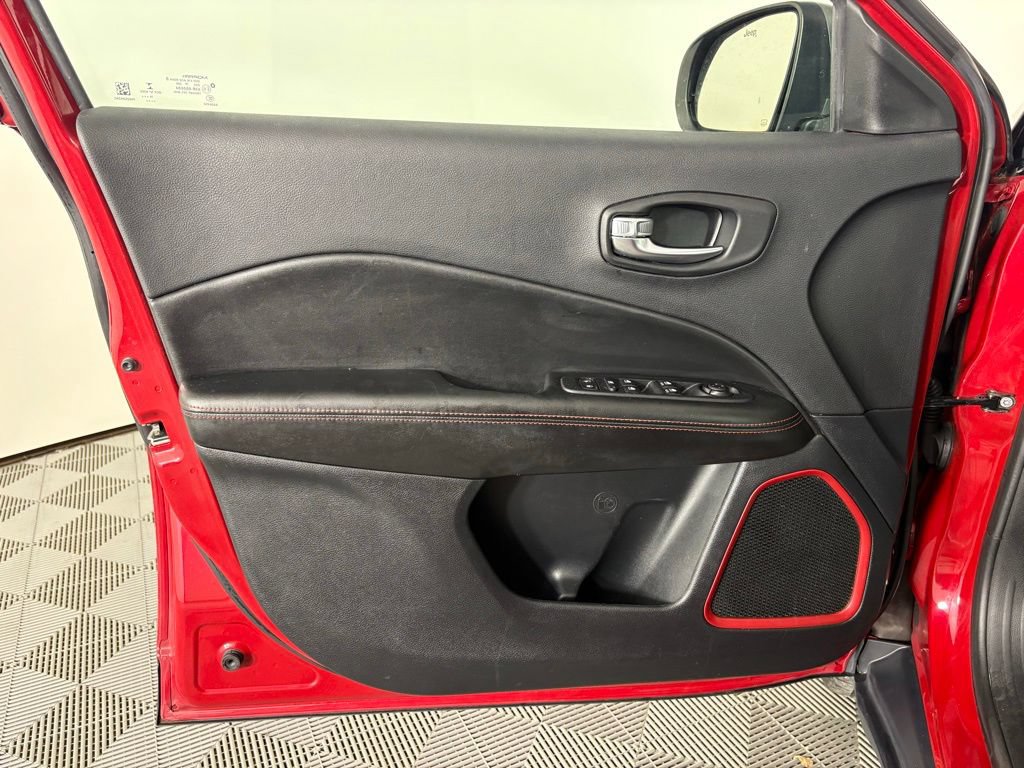 Used 2020 Jeep Compass Trailhawk AWD/4WD image 17
