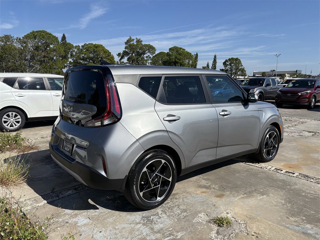 Certified 2025 Kia Soul EX image 10