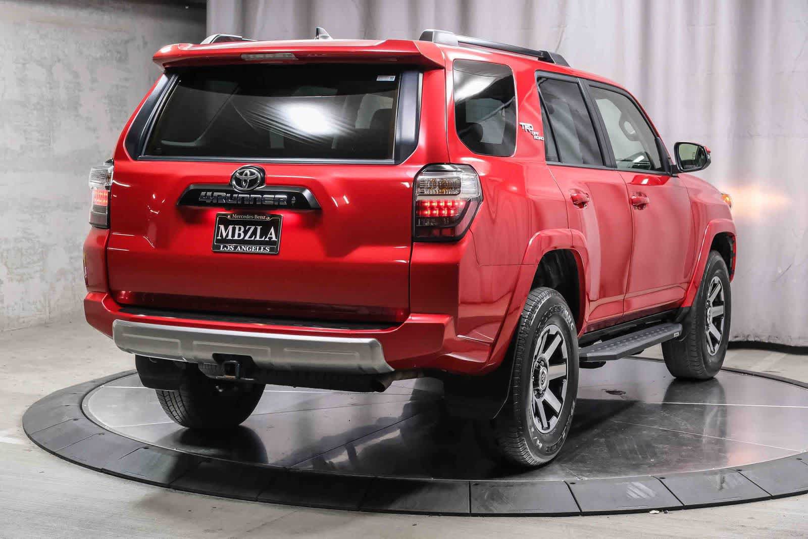 Used 2023 Toyota 4Runner TRD Off-Road Premium w/ Moonroof Package AWD/4WD image 4