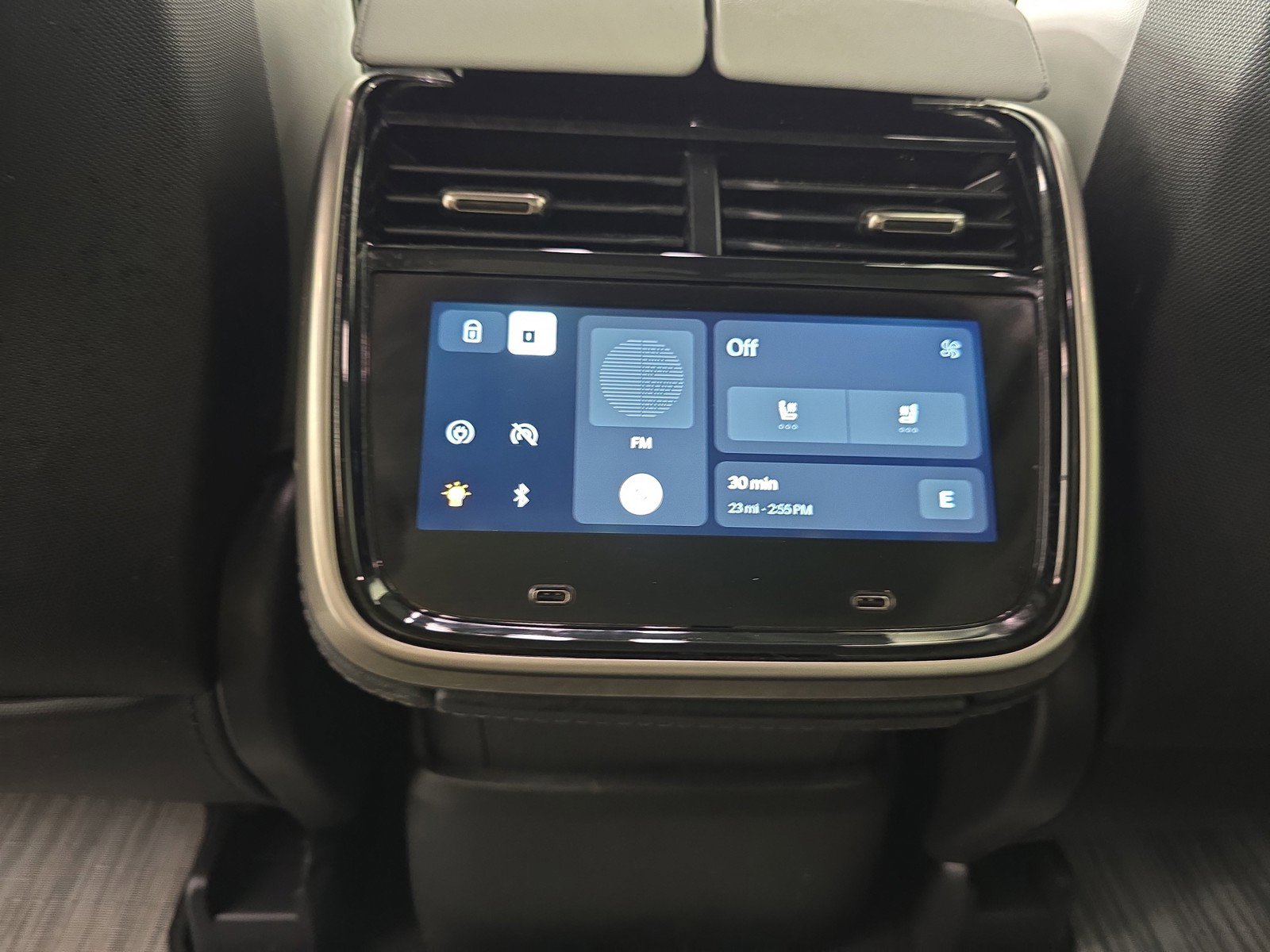 Used 2024 Rivian R1S Adventure image 30