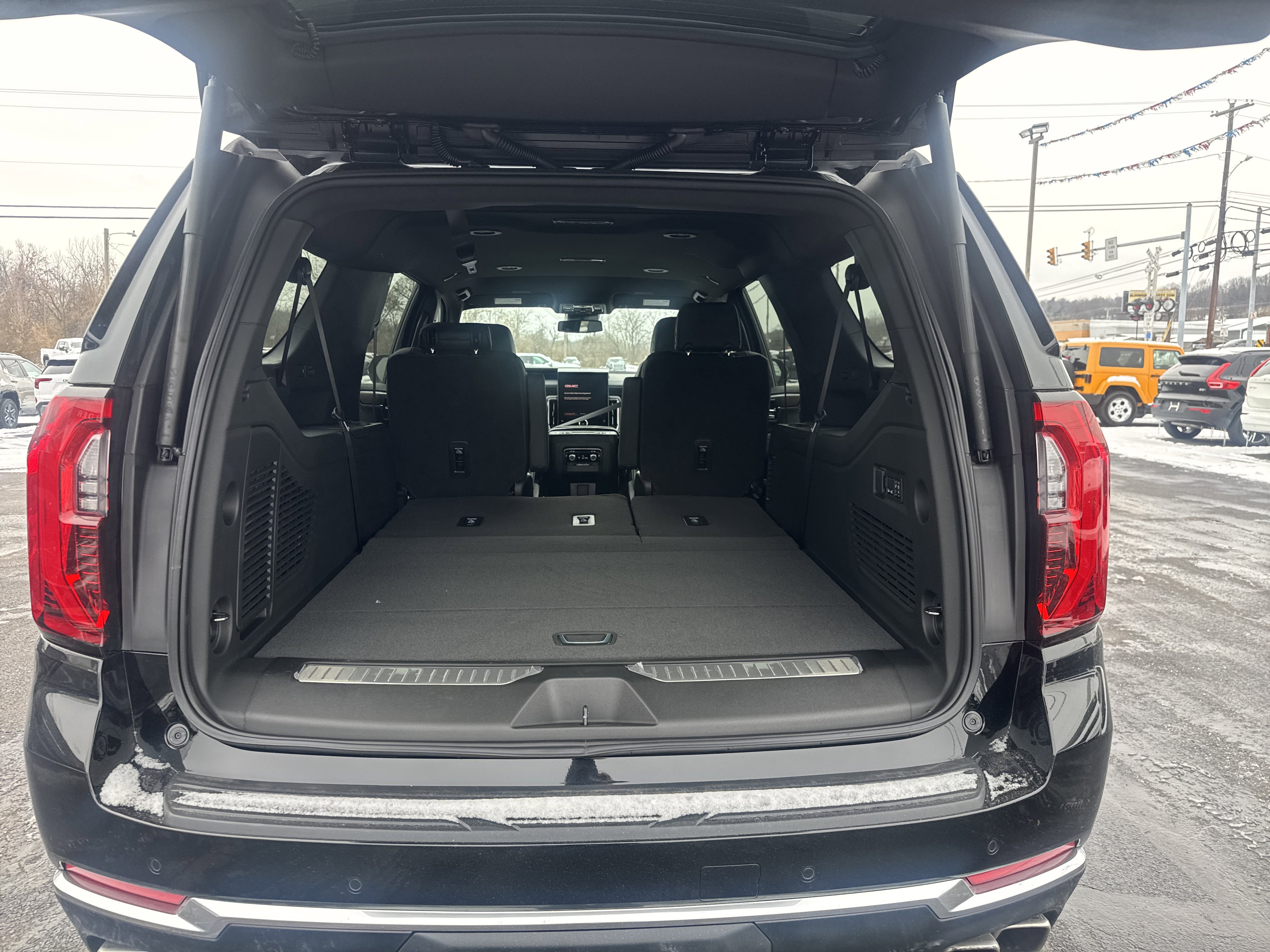 New 2026 GMC Yukon XL Denali image 5