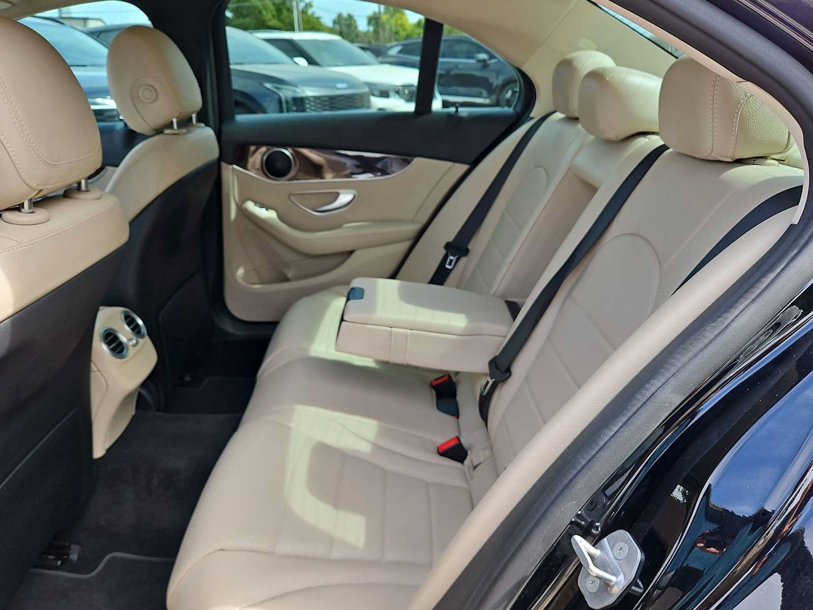 Used 2018 Mercedes-Benz C 300 Sedan image 18