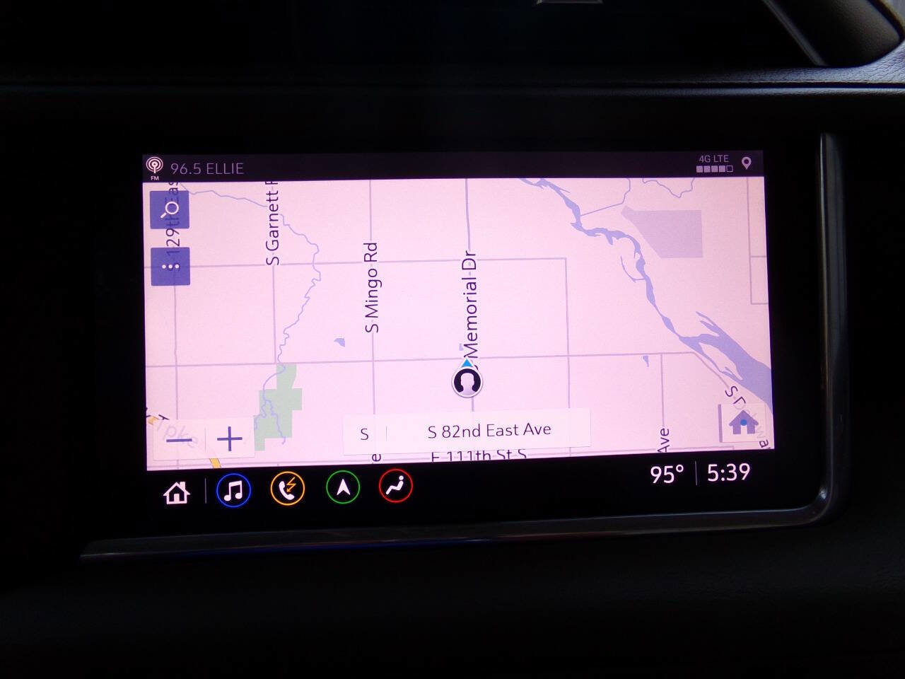 Used 2021 GMC Yukon XL Denali w/ Denali Premium Package image 30