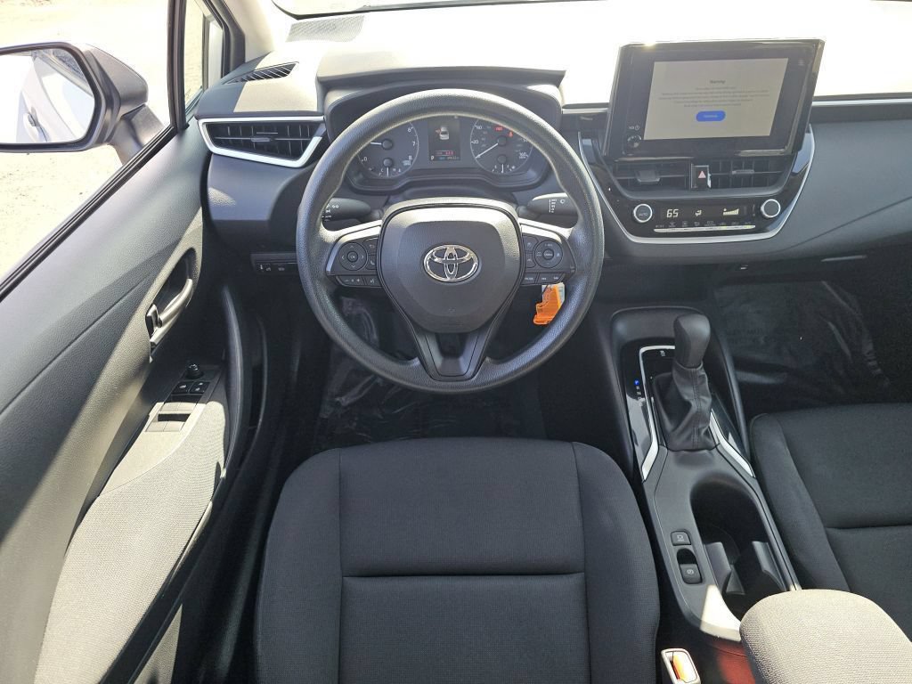 Used 2024 Toyota Corolla LE FWD image 4