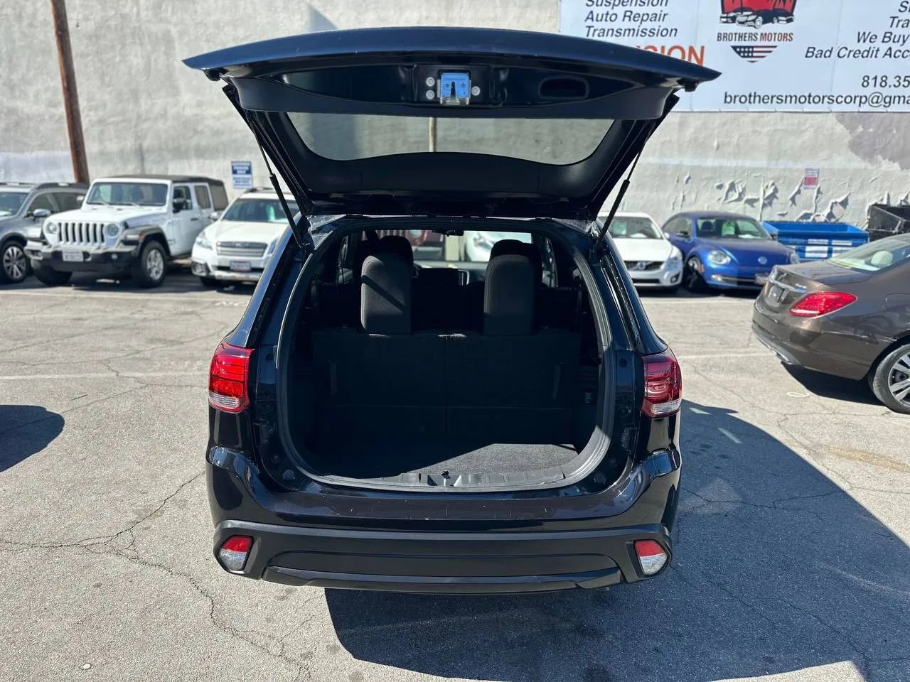 Used 2018 Mitsubishi Outlander LE image 32