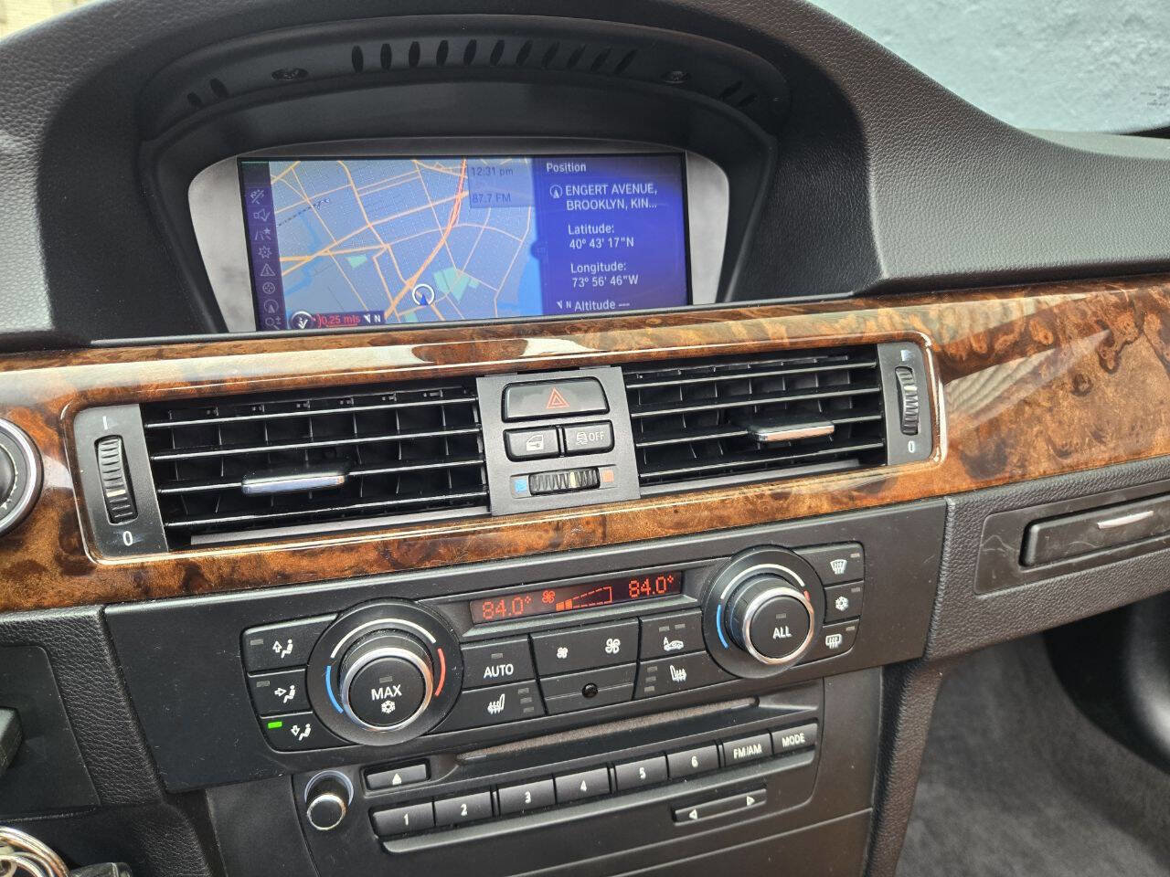 Used 2012 BMW 328i Convertible image 21