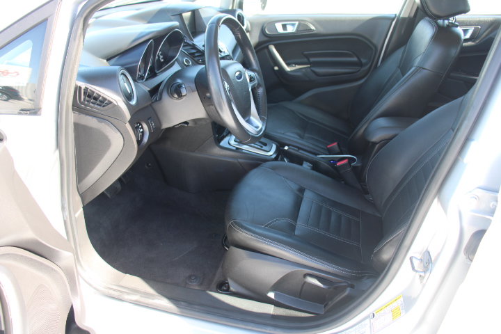 Used 2014 Ford Fiesta Titanium FWD image 11