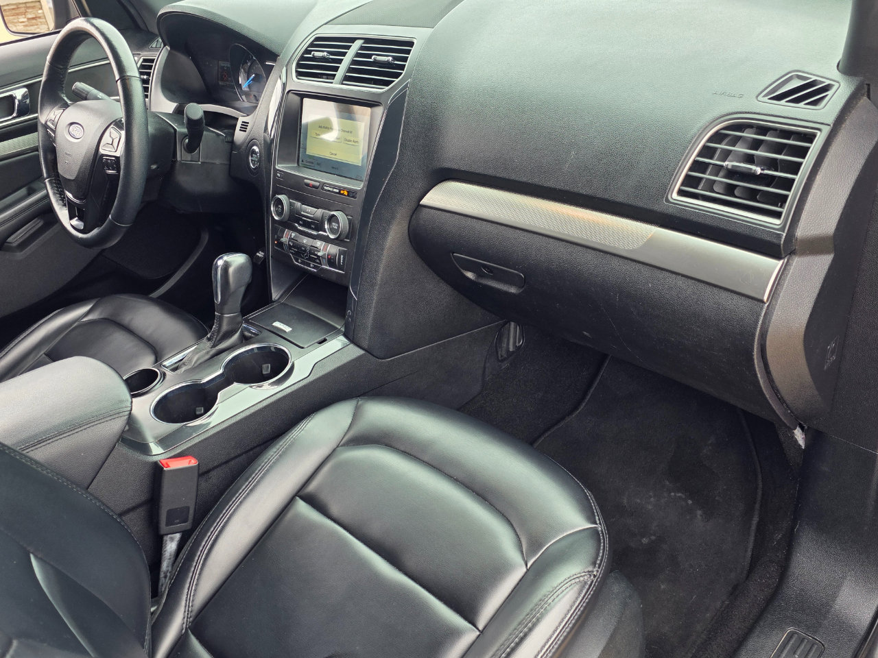 Used 2019 Ford Explorer XLT w/ Equipment Group 202A image 24