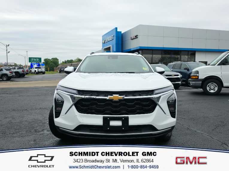 New 2026 Chevrolet Trax LT w/ Driver Confidence Package FWD image 2