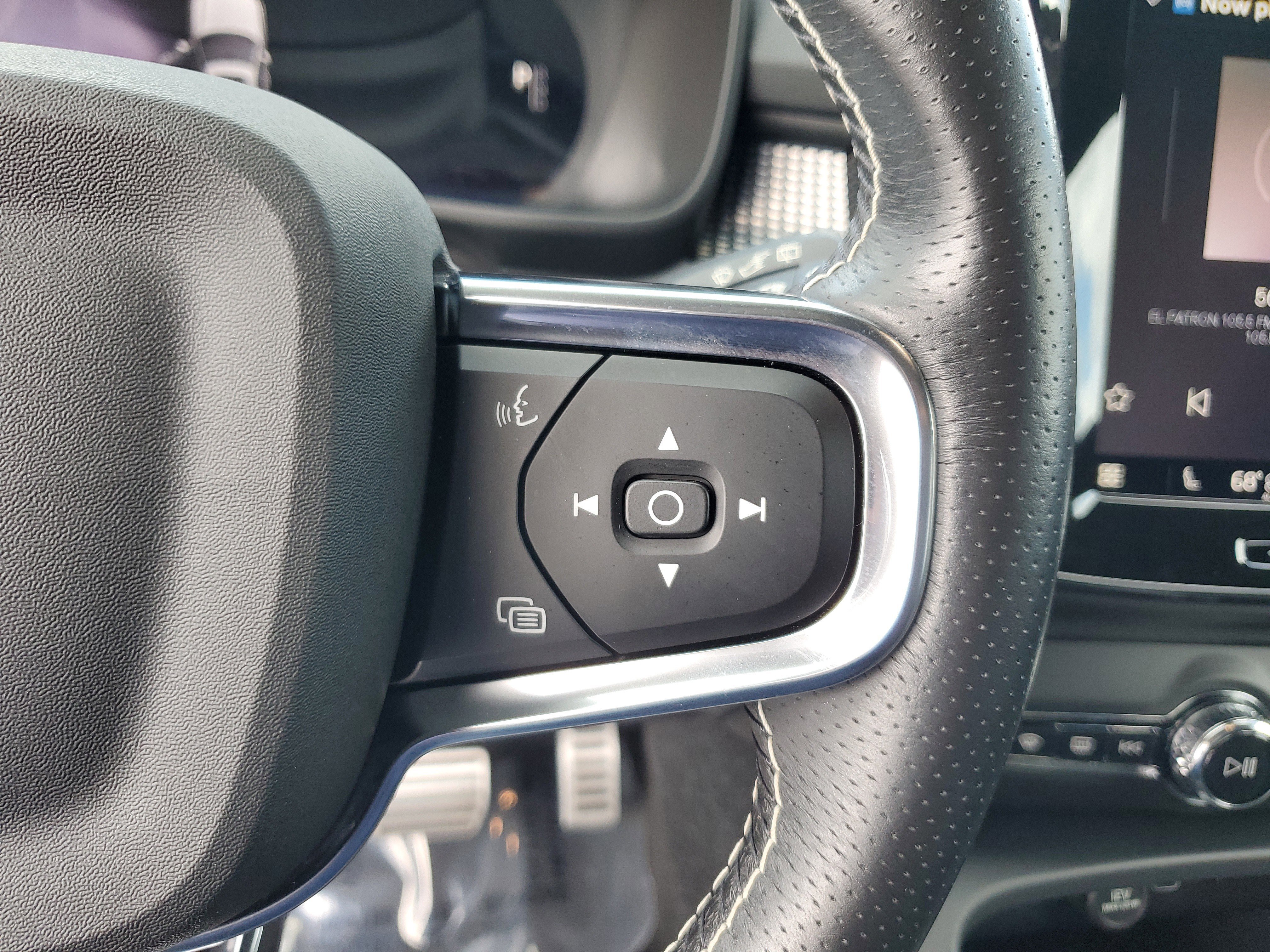 Used 2021 Volvo XC40 P8 Recharge w/ Advanced Package image 23