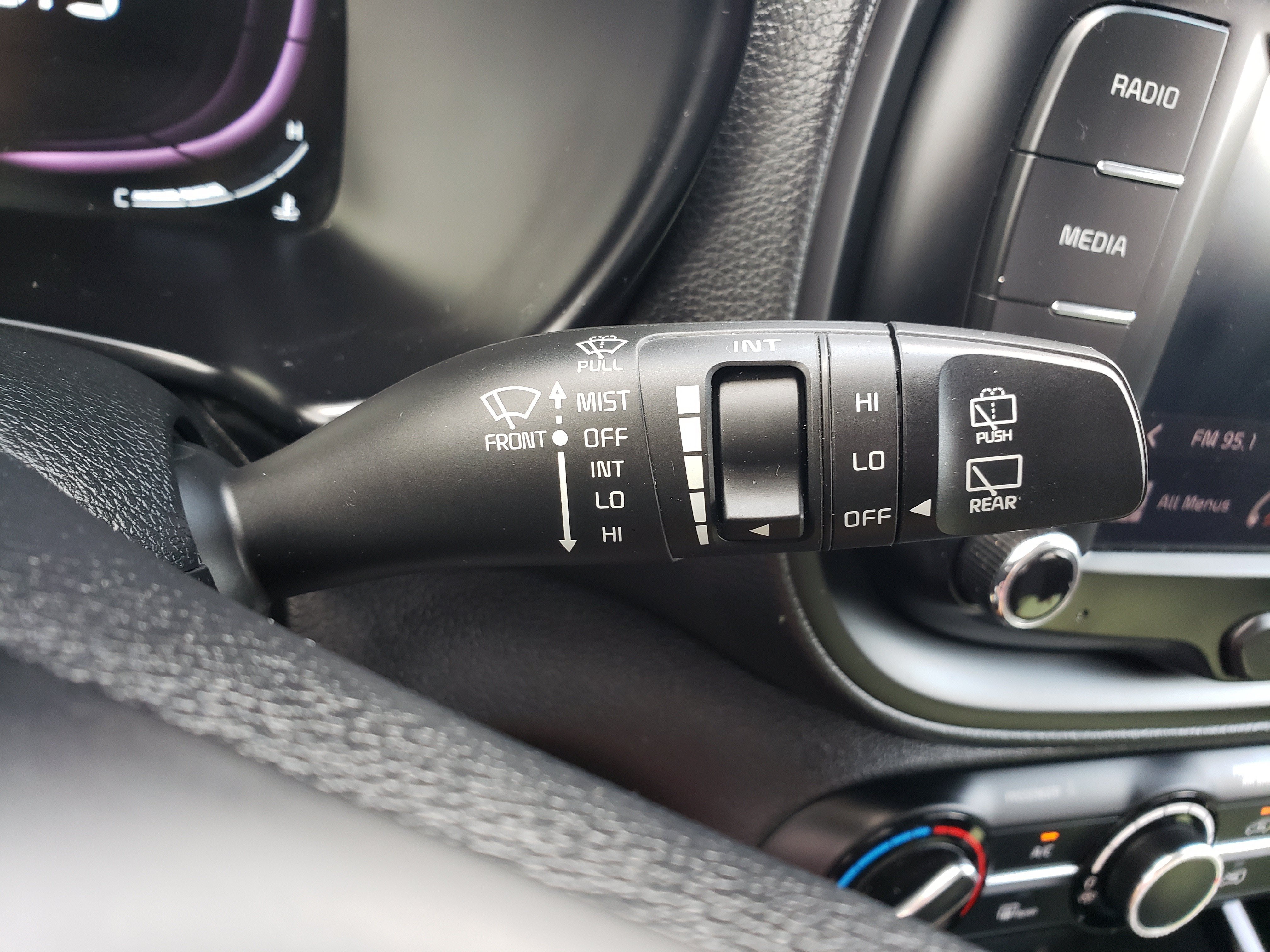 Used 2023 Kia Soul LX FWD image 19