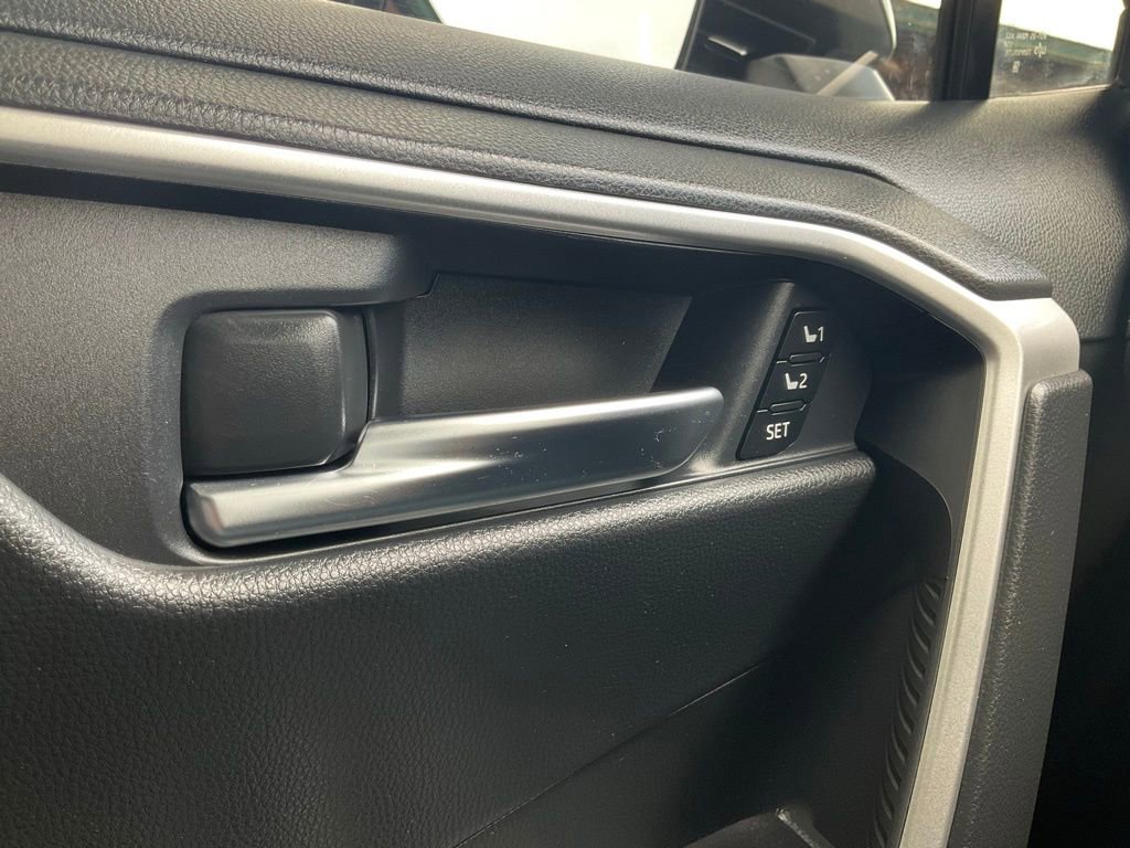 Used 2024 Toyota RAV4 XLE Premium image 69