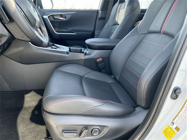Used 2025 Toyota RAV4 XSE w/ Premium Package image 13