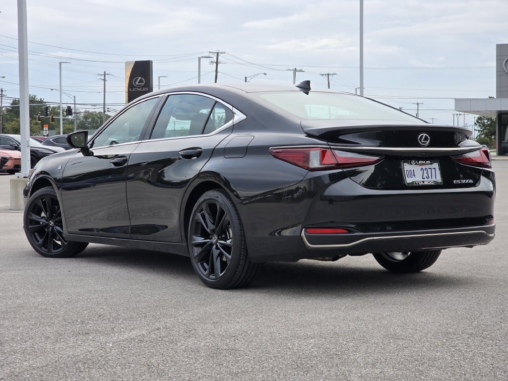 Certified 2024 Lexus ES 300h F Sport FWD image 8