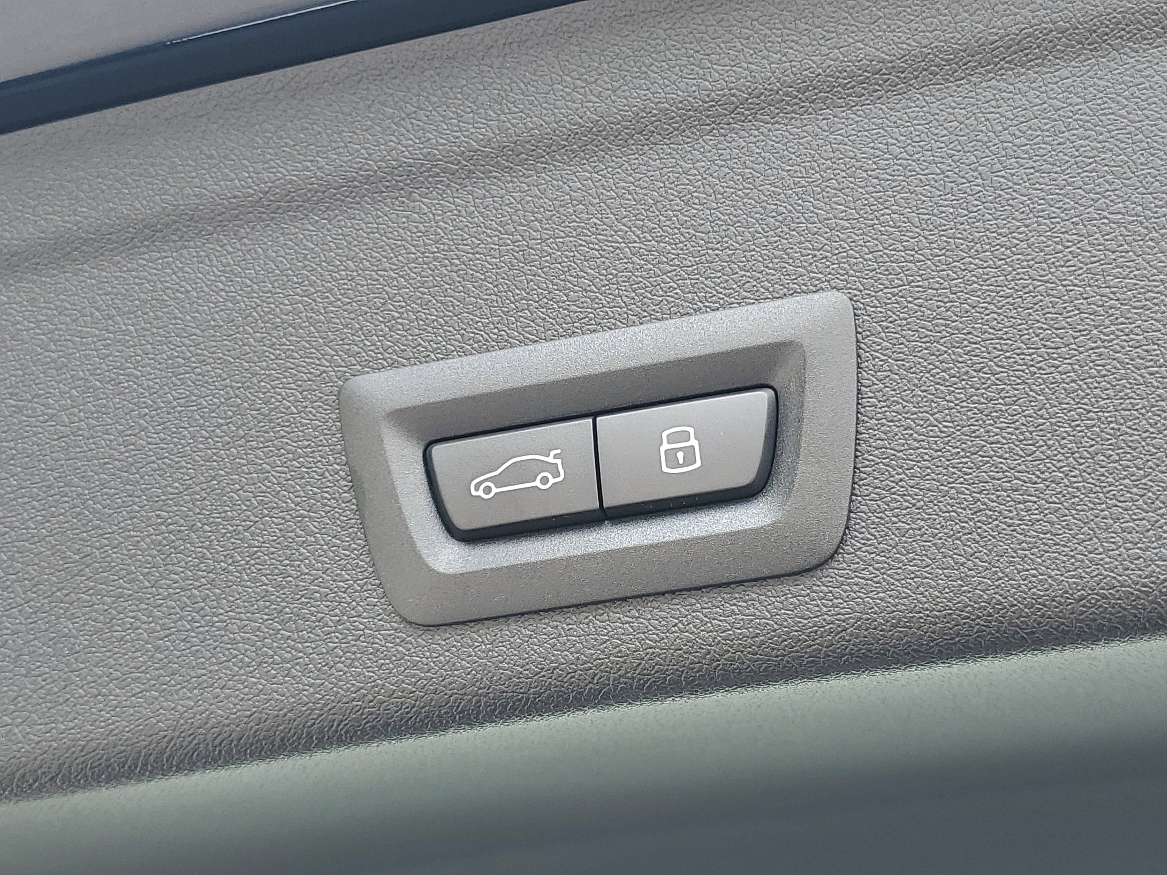 New 2026 BMW X6 xDrive40i image 26